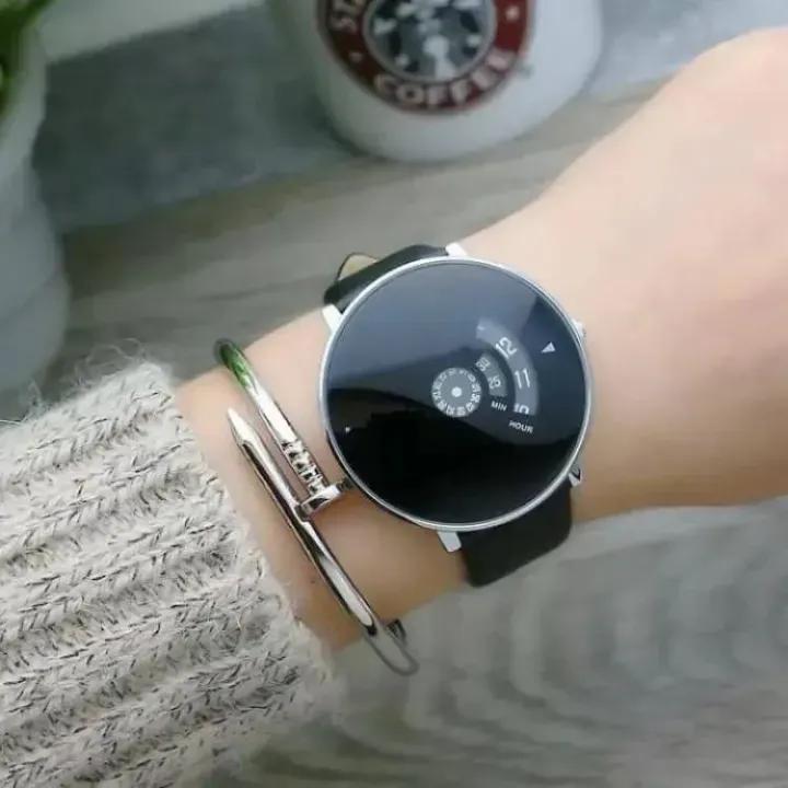 Men’s & Women’s Black Leather Strap Classic Analogue Watch